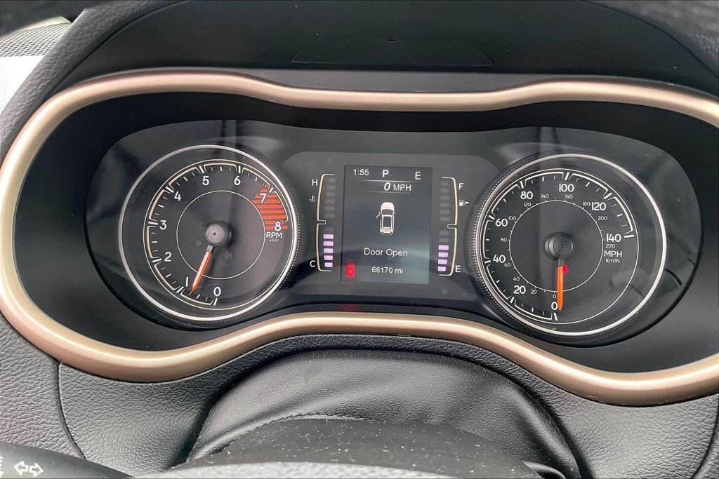 Used 2017 Jeep Cherokee Latitude w/ Safety/Convenience Group FWD image 19
