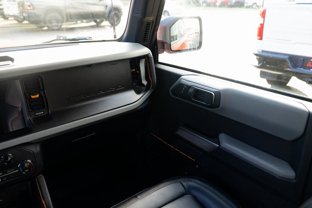 Used 2023 Ford Bronco Badlands AWD/4WD image 9