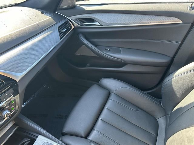 Used 2019 BMW 530i xDrive w/ M Sport Package image 39