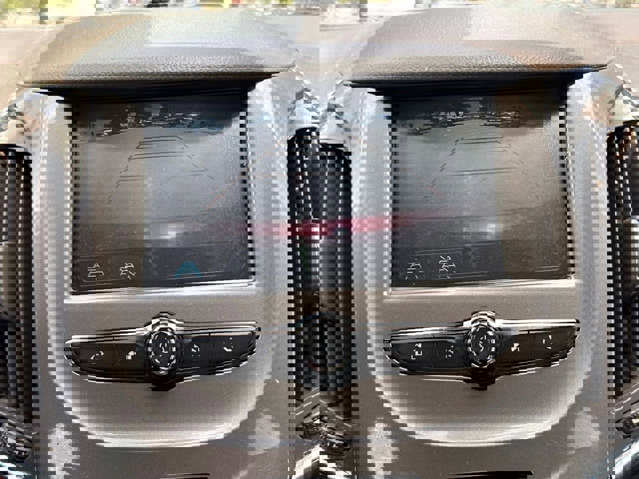 Used 2018 Chevrolet Cruze LT image 29