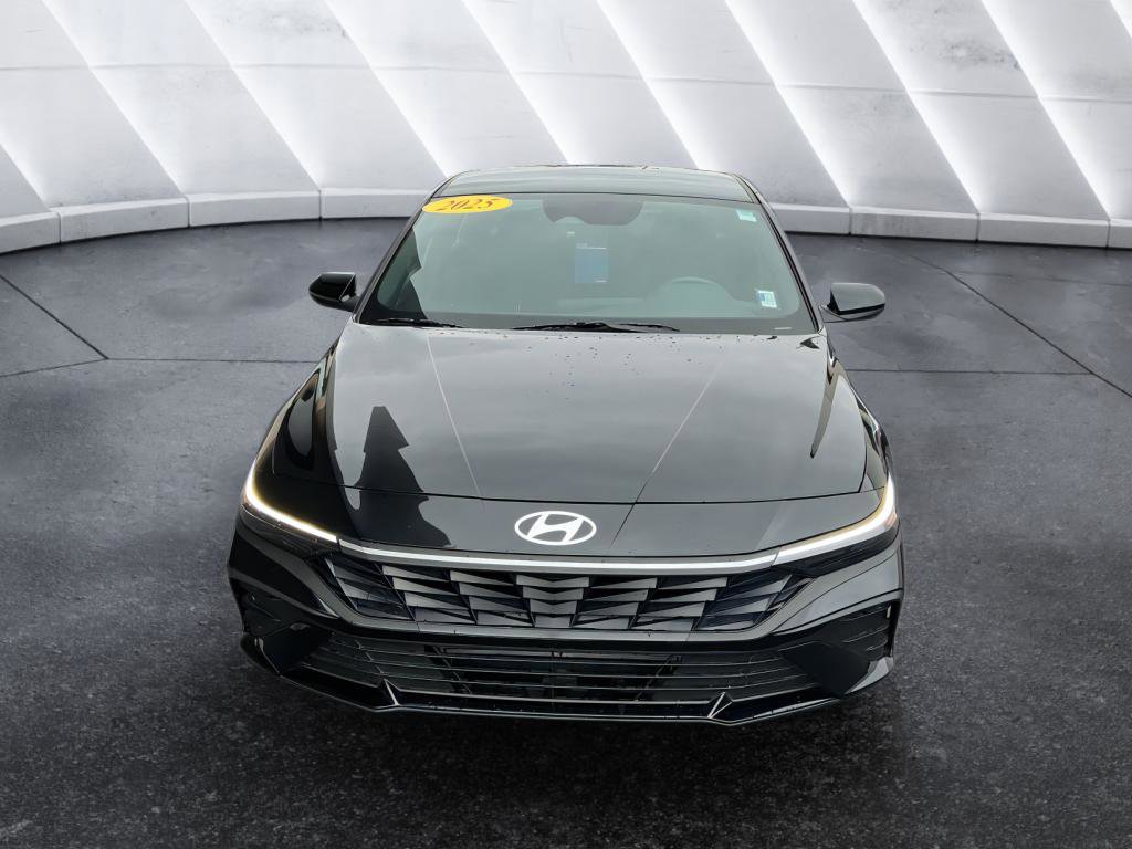 Certified 2025 Hyundai Elantra Sport image 2