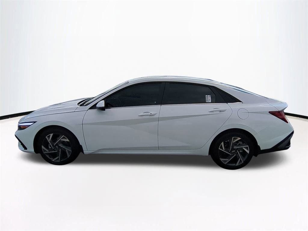 New 2026 Hyundai Elantra Limited image 8