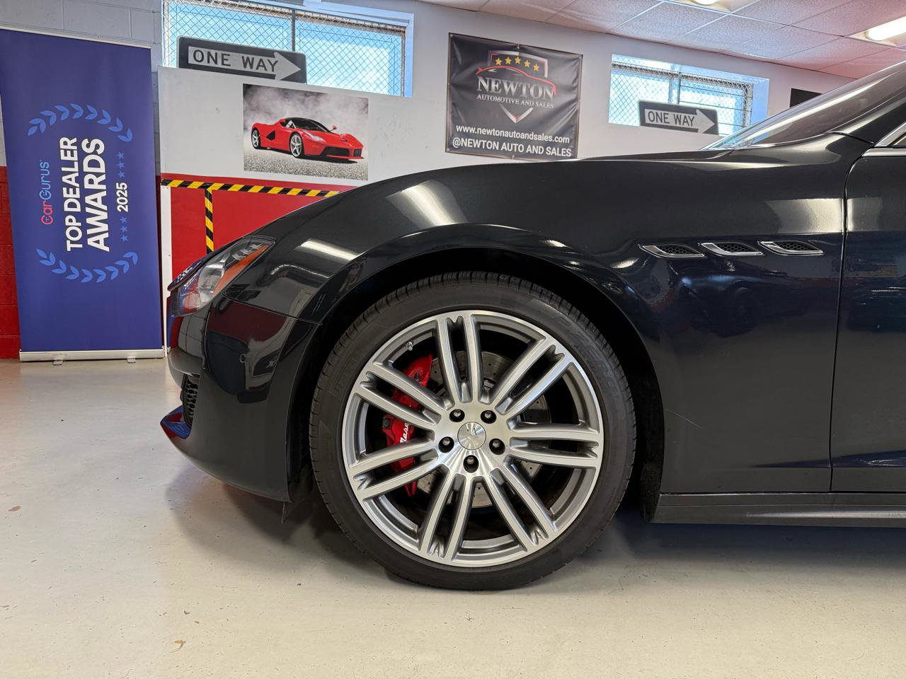 Used 2019 Maserati Ghibli S Q4 AWD/4WD image 18