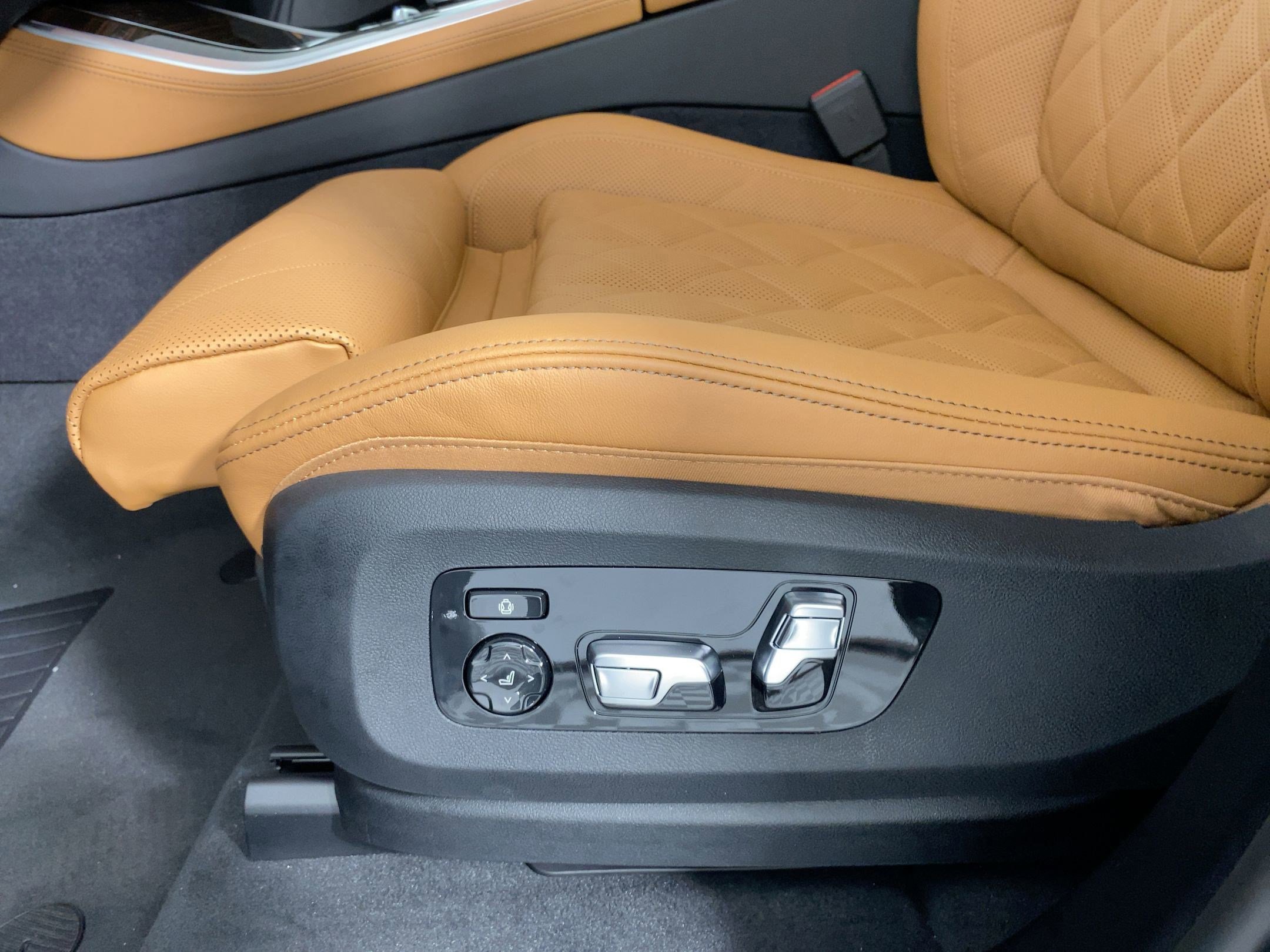 Used 2026 BMW X5 sDrive40i w/ Climate Comfort Package image 11