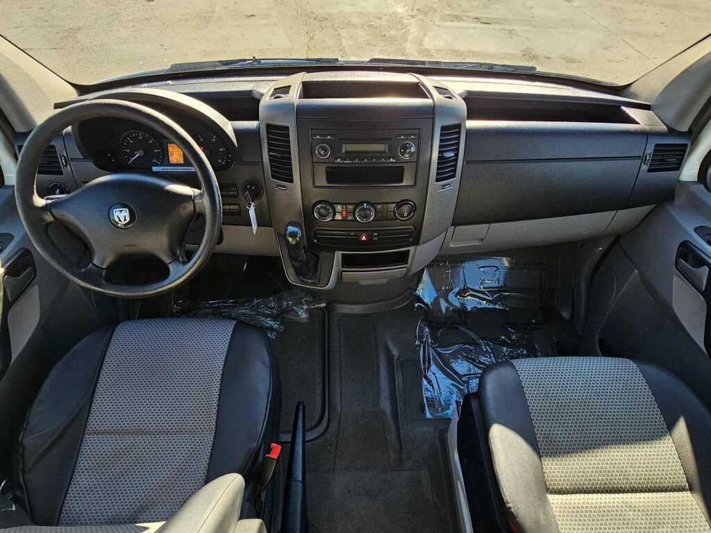 Used 2008 Dodge Sprinter 2500 w/ Contractor Group RWD image 3