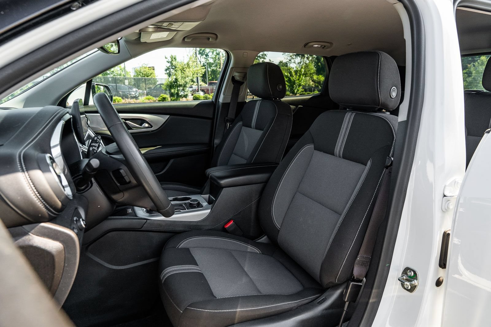Used 2024 Chevrolet Blazer LT w/ Convenience Package FWD image 19