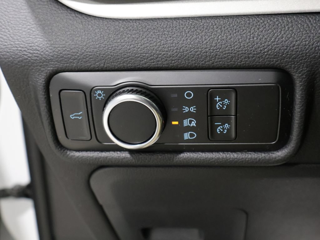Used 2024 Ford Explorer XLT AWD/4WD image 30