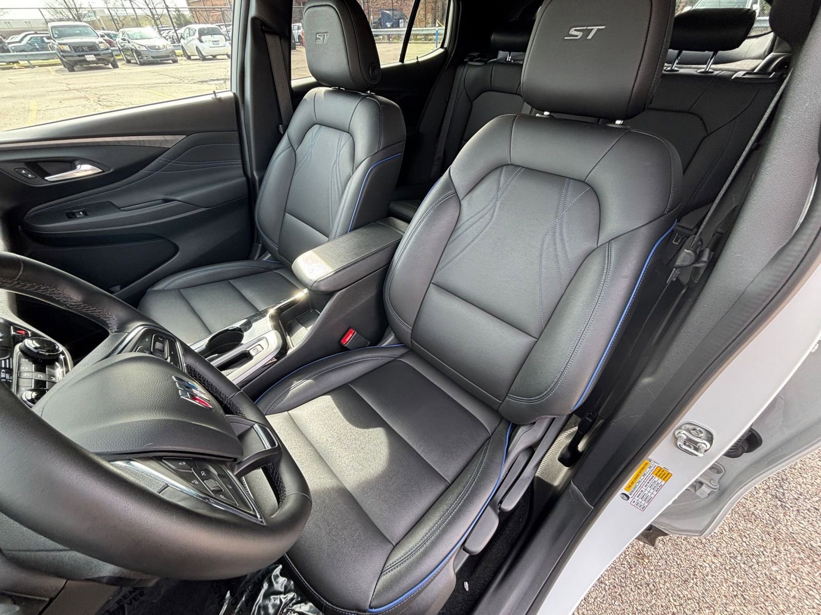 Used 2025 Buick Envista Sport Touring image 35