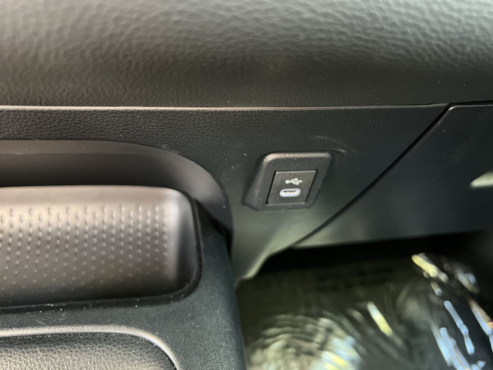 Used 2025 Toyota Corolla LE FWD image 32