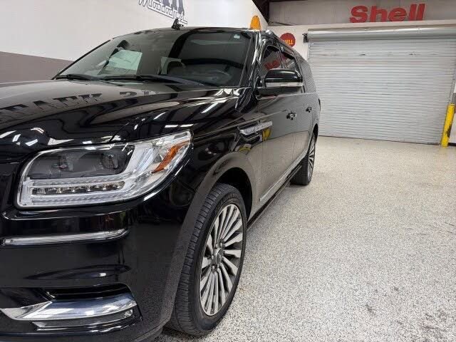 Used 2019 Lincoln Navigator L Reserve AWD/4WD image 10