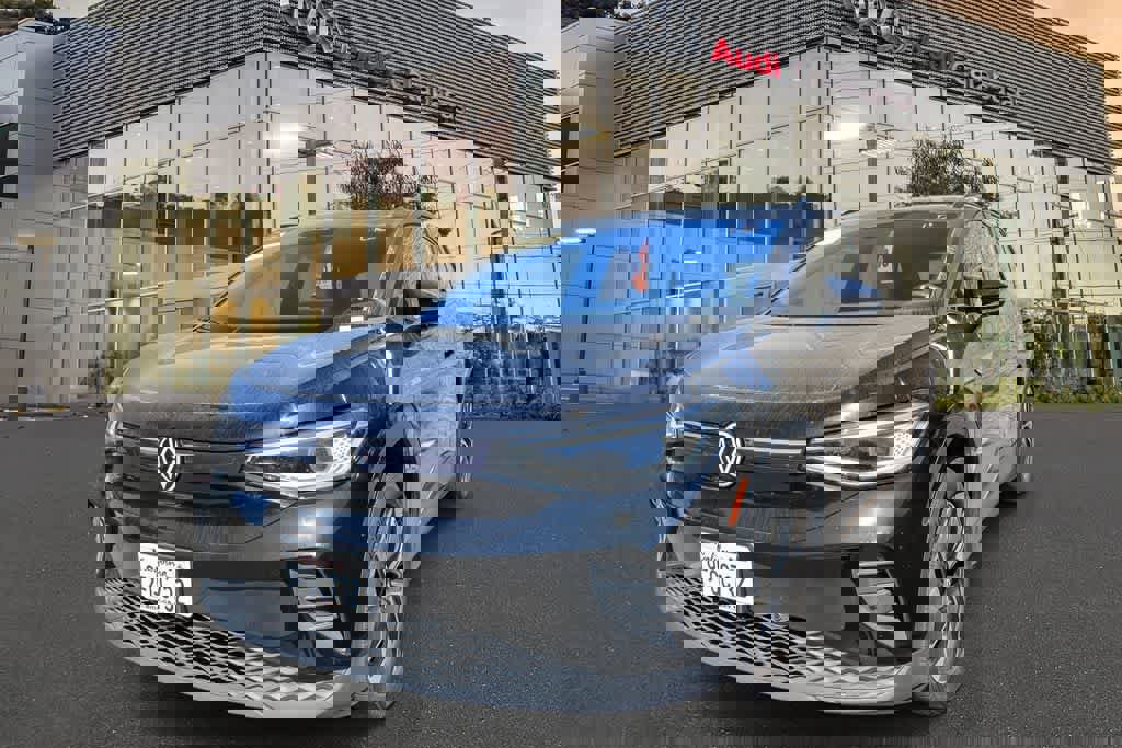 Used 2022 Volkswagen ID.4 Pro S image 1