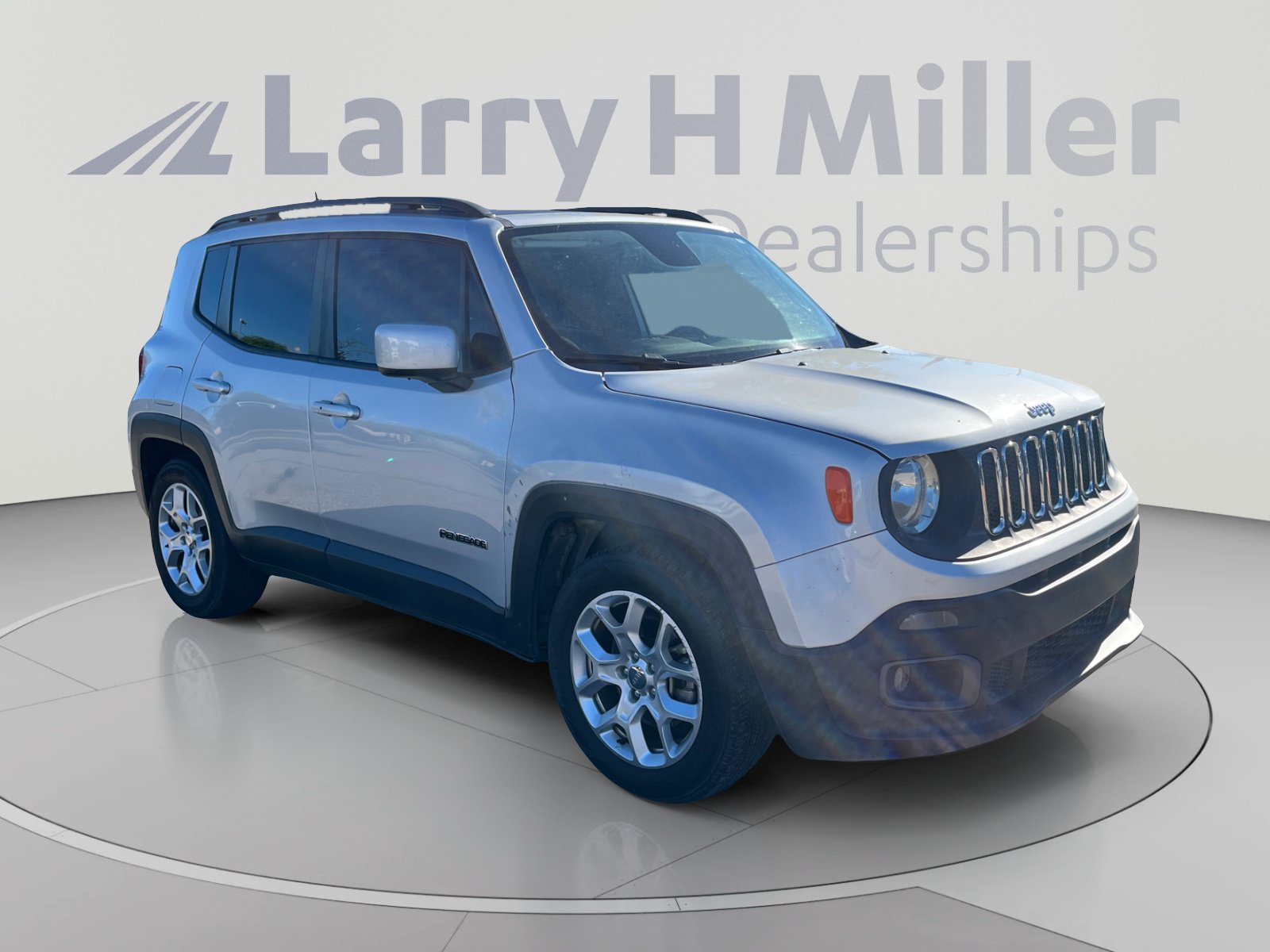 Used 2016 Jeep Renegade Latitude w/ Safety & Security Group FWD image 7
