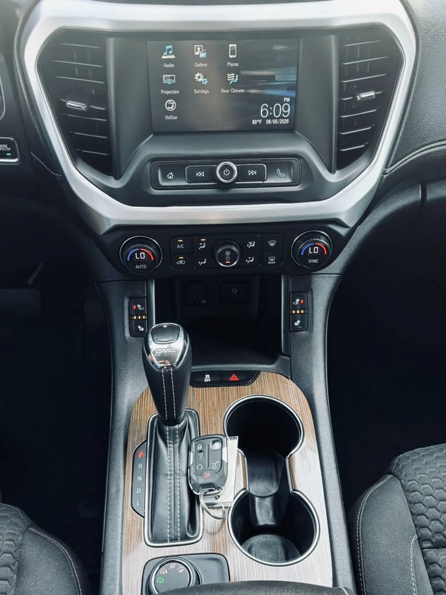 Used 2017 GMC Acadia SLE AWD/4WD image 19