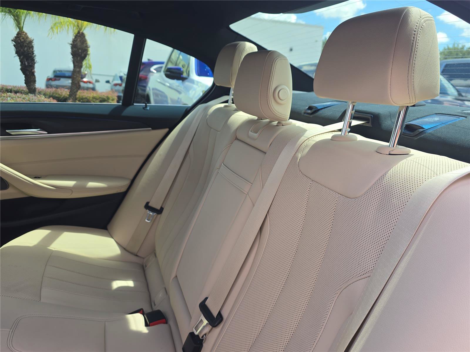 Used 2022 BMW 530e w/ Premium Package RWD image 13