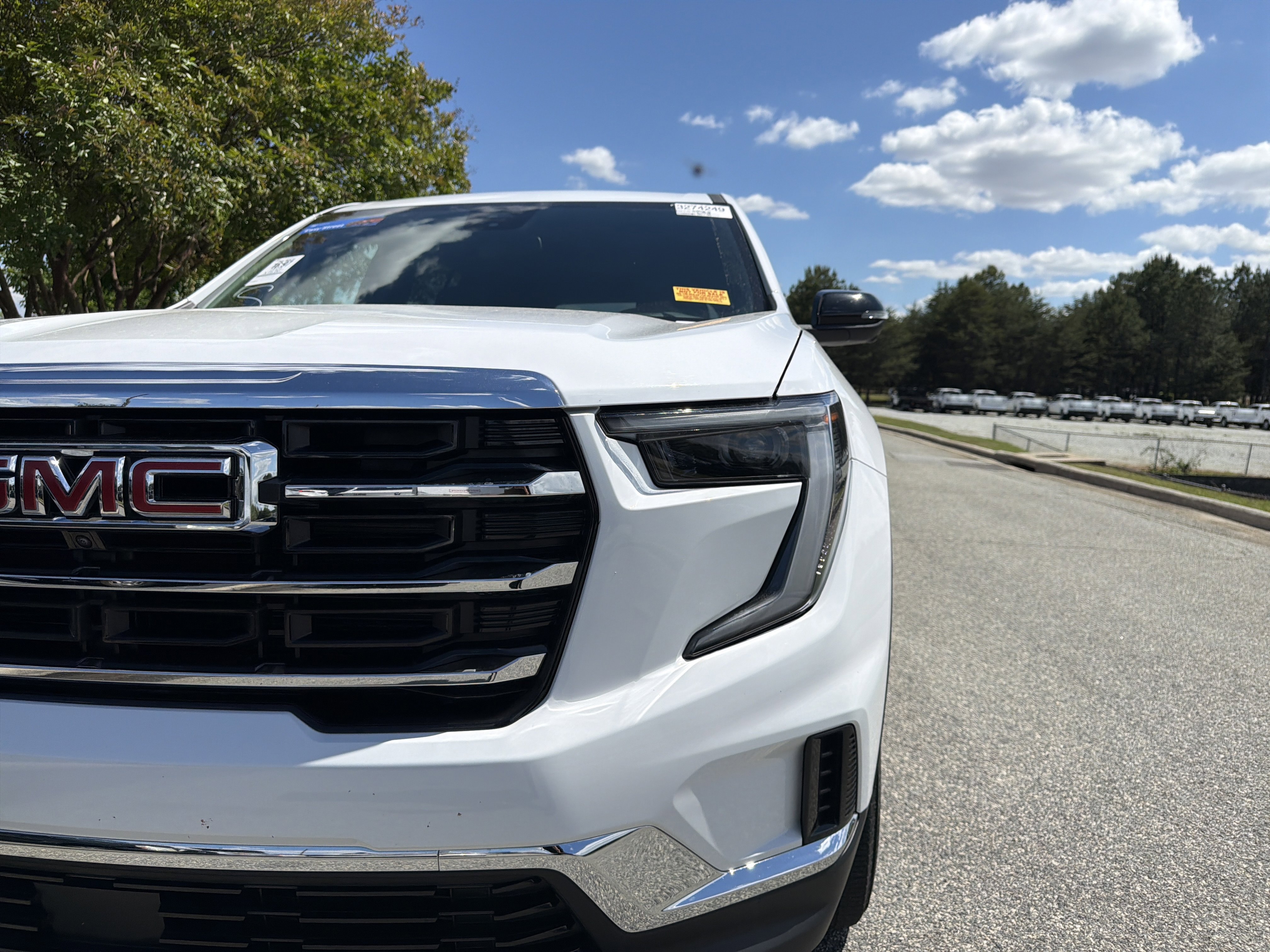 Used 2025 GMC Acadia Elevation FWD image 6