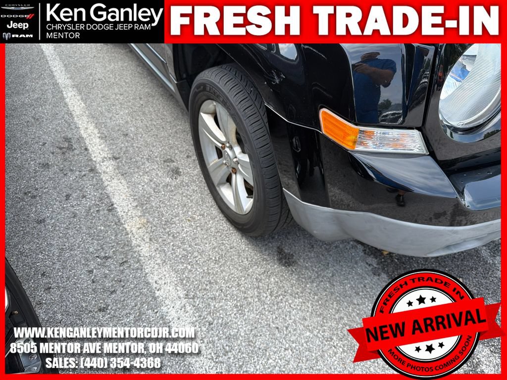 Used 2014 Jeep Patriot Latitude w/ Sun/Sound Group AWD/4WD image 11