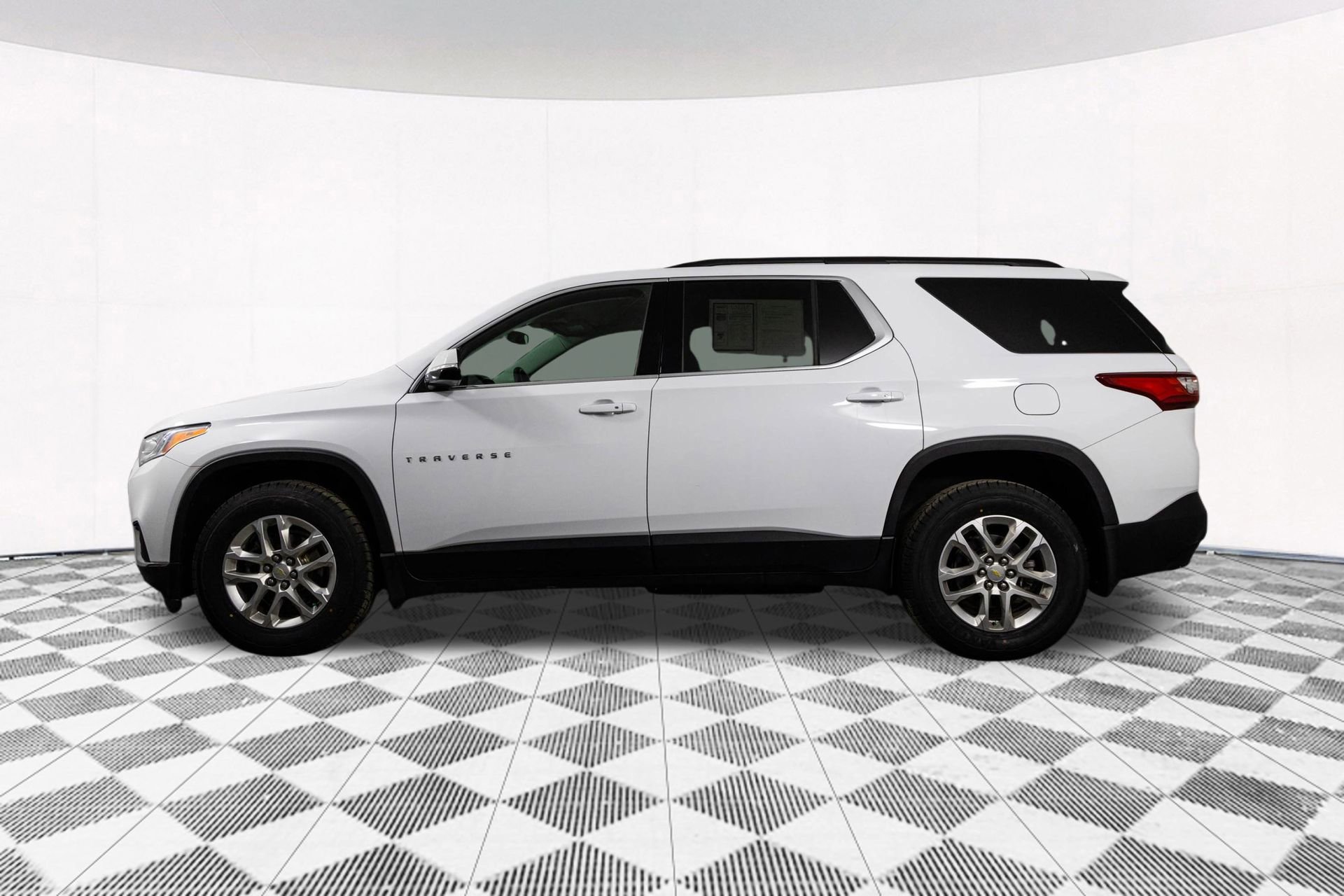 Used 2021 Chevrolet Traverse LT w/ LPO, Floor Liner Package image 11