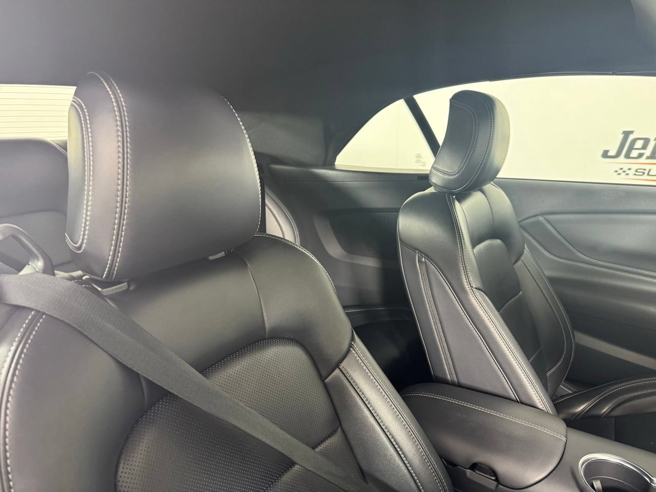 Used 2025 Ford Mustang Premium RWD image 29