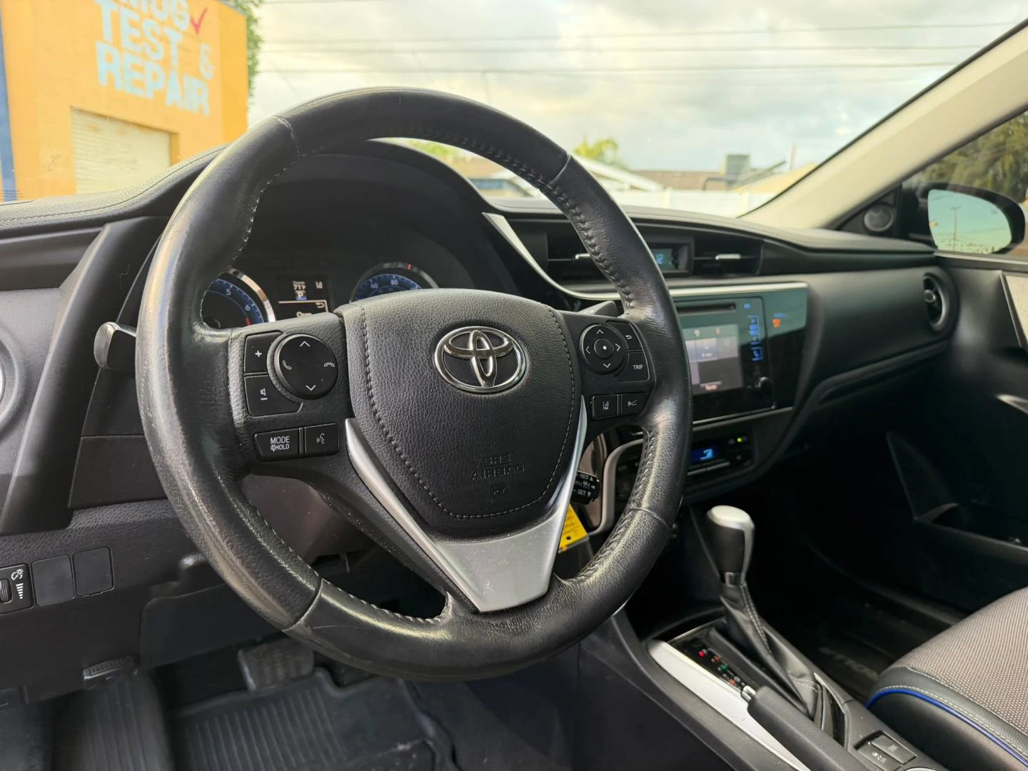 Used 2019 Toyota Corolla SE FWD image 11