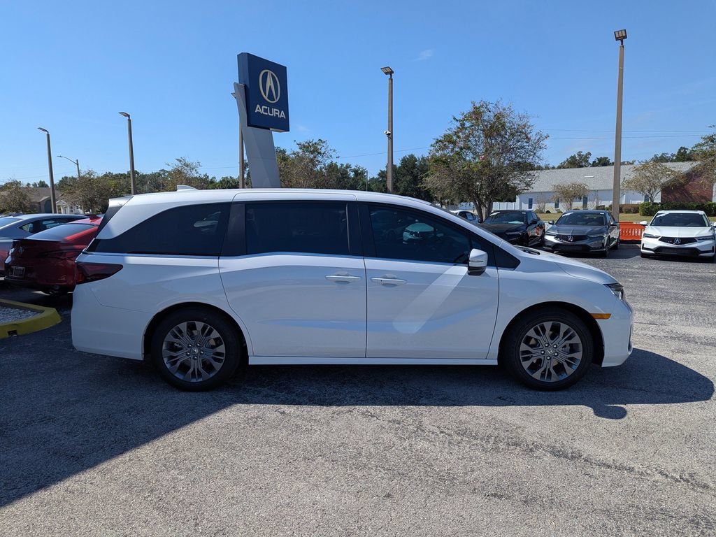 New 2026 Honda Odyssey Touring image 3