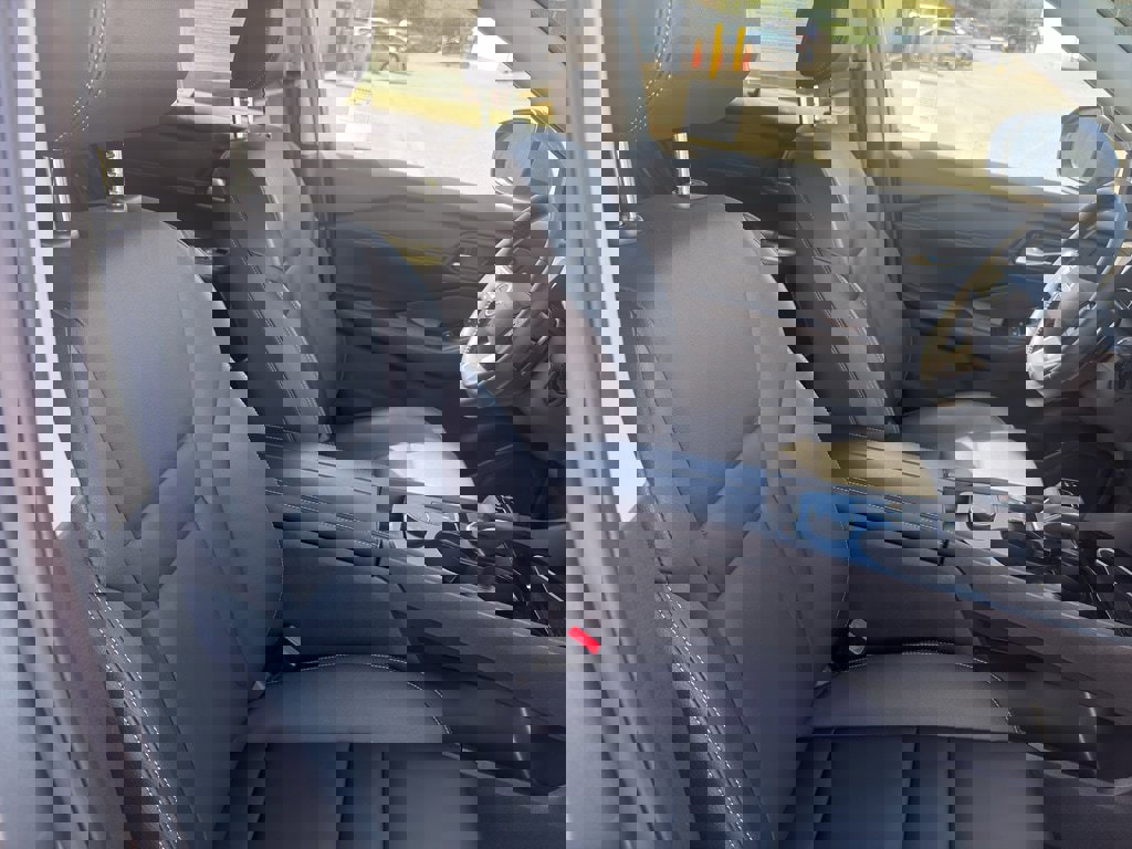 Used 2025 Nissan Rogue SL w/ Tech Package image 27