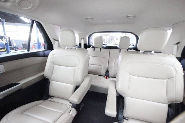 Used 2022 Ford Explorer XLT w/ Equipment Group 202A image 30