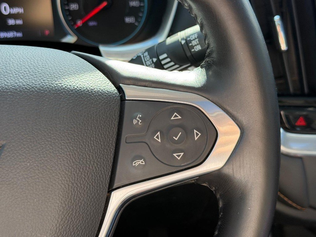 Used 2020 Chevrolet Traverse Premier w/ LPO, Blackout Package FWD image 22