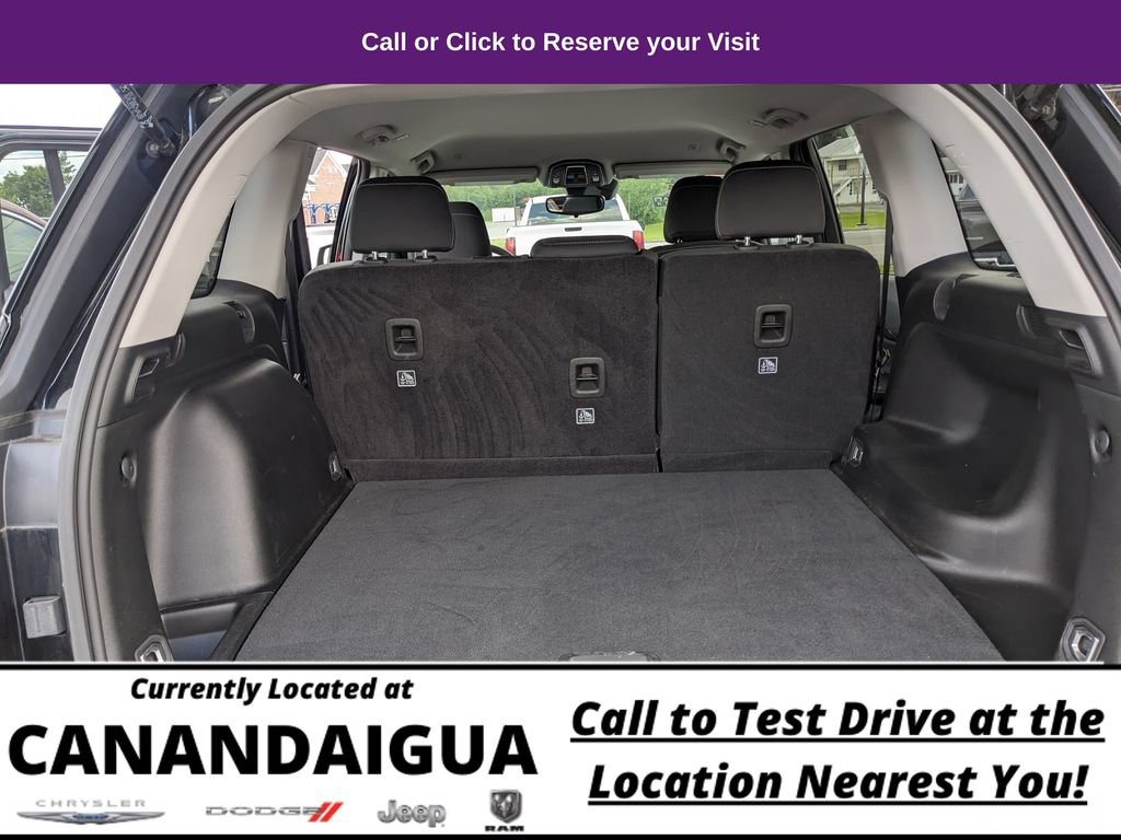 Used 2023 Jeep Grand Cherokee Laredo AWD/4WD image 25