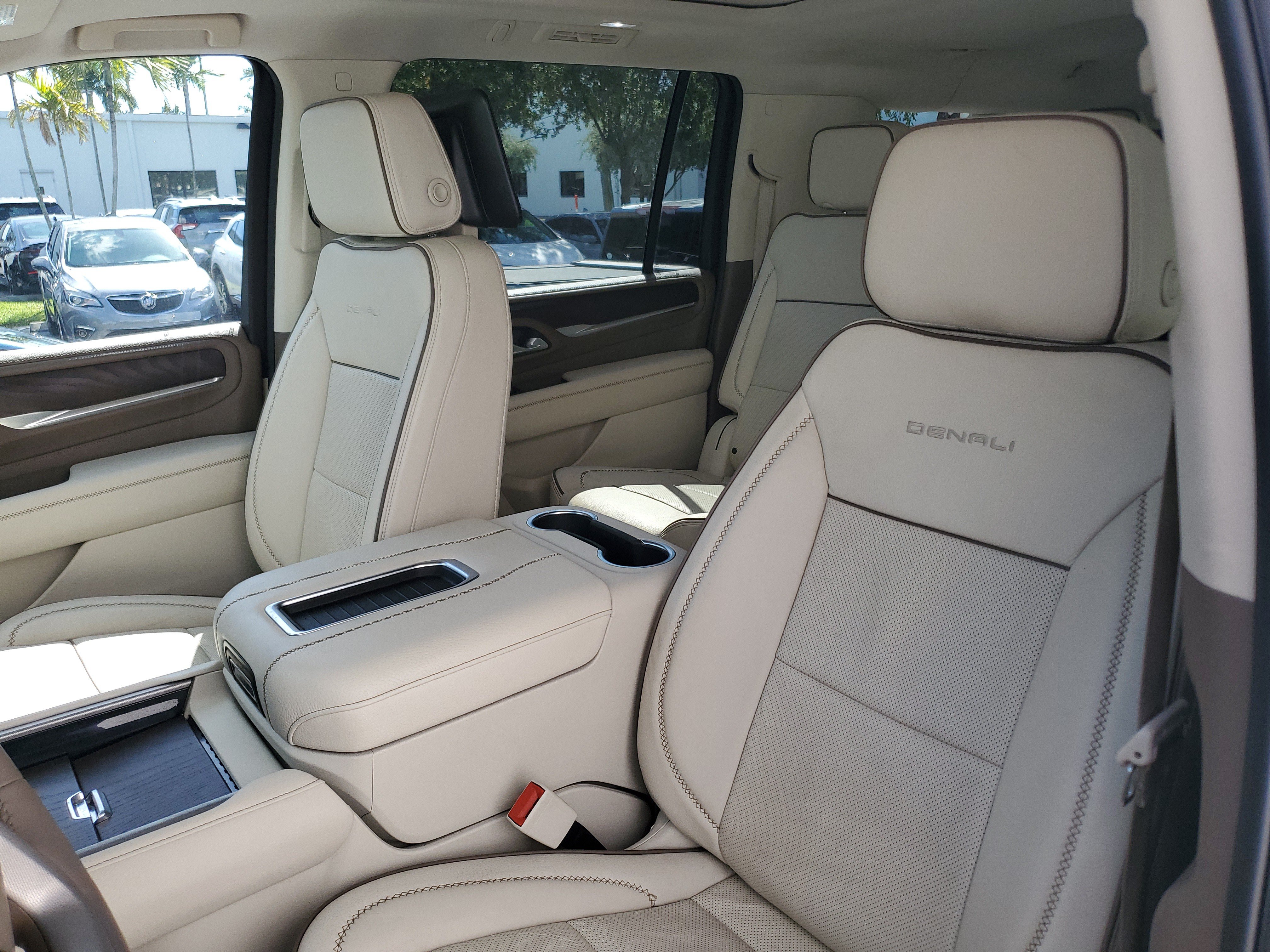 Used 2024 GMC Yukon XL Denali w/ Denali Reserve Package AWD/4WD image 21