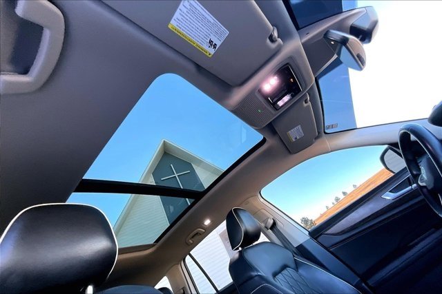 Used 2024 Volkswagen Atlas SEL Premium R-Line image 28