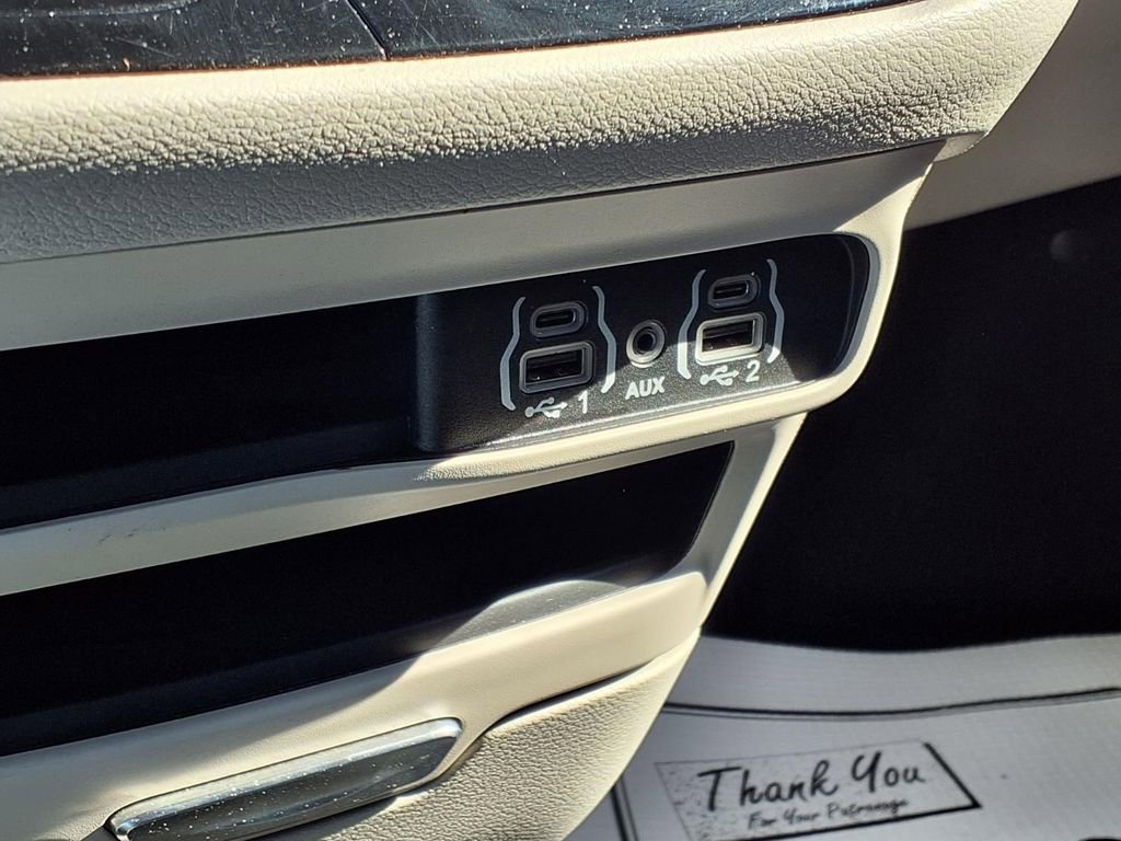 Used 2024 Chrysler Voyager LX image 15