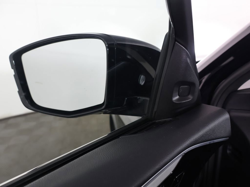 Used 2023 Acura MDX SH-AWD image 34