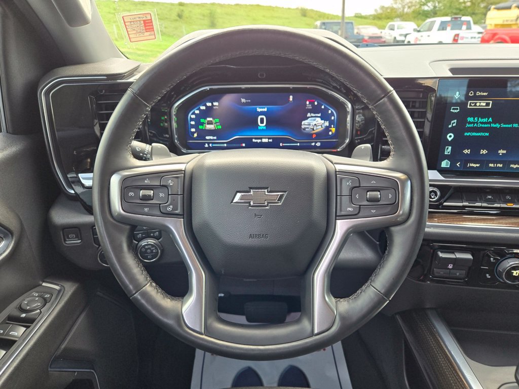 Used 2023 Chevrolet Silverado 1500 RST w/ Redline Edition AWD/4WD image 18