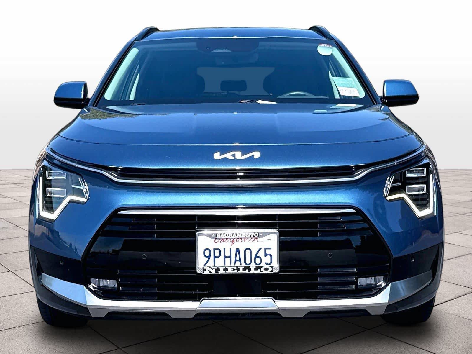 Used 2024 Kia Niro SX Touring FWD image 3