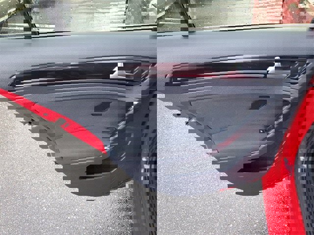 Used 2016 Volkswagen Golf S image 8