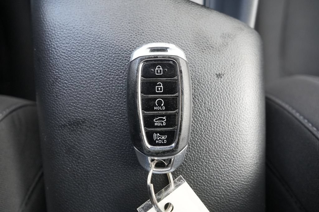 Certified 2021 Hyundai Elantra SEL w/ Convenience Package FWD image 35