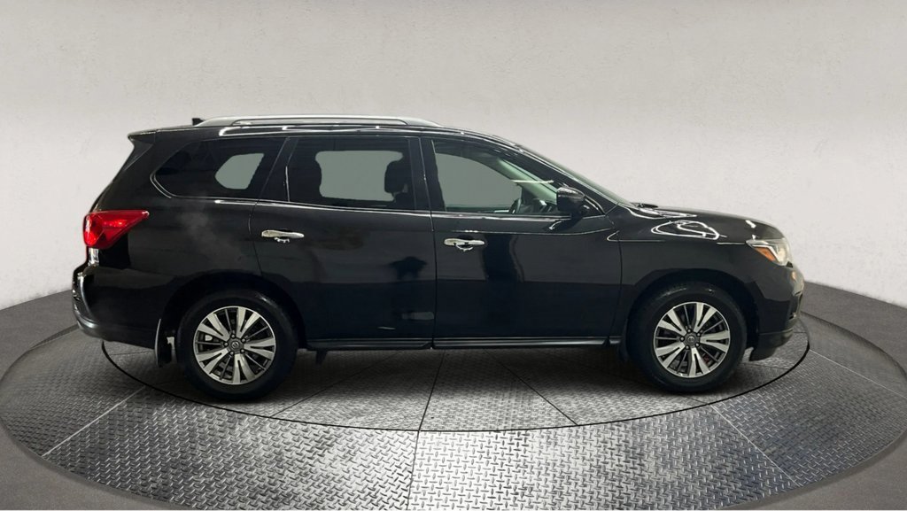 Used 2020 Nissan Pathfinder S image 9