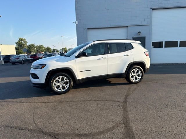 Used 2024 Jeep Compass Latitude AWD/4WD image 18