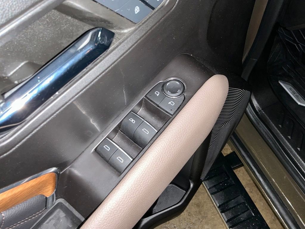 Used 2024 GMC Canyon Denali image 12