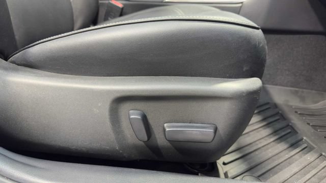 Used 2015 Toyota Camry XLE FWD image 12