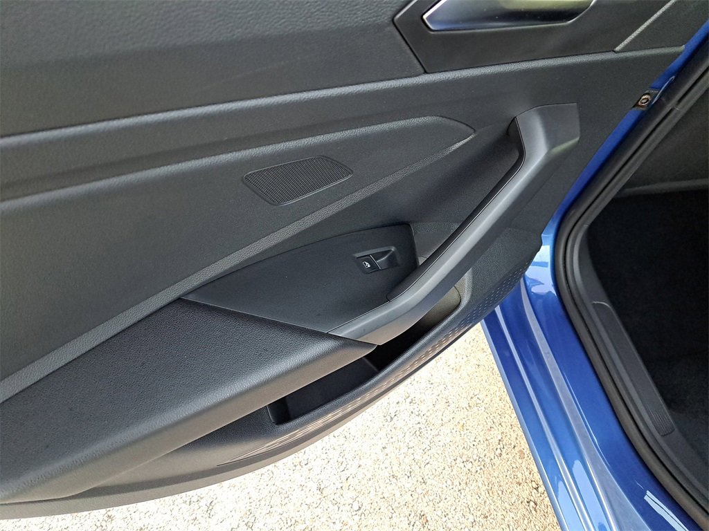 Used 2023 Volkswagen Jetta Sport image 12