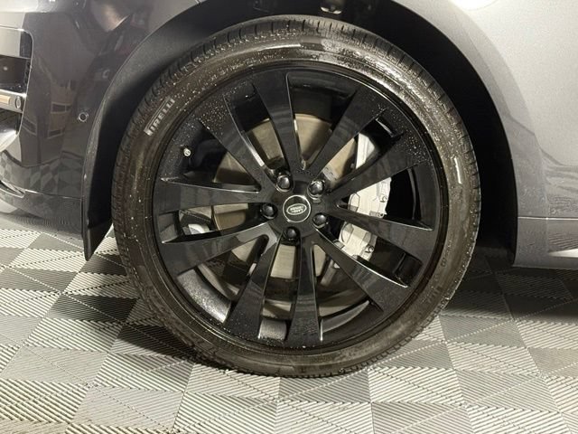 Used 2025 Land Rover Range Rover Sport Dynamic SE AWD/4WD image 14