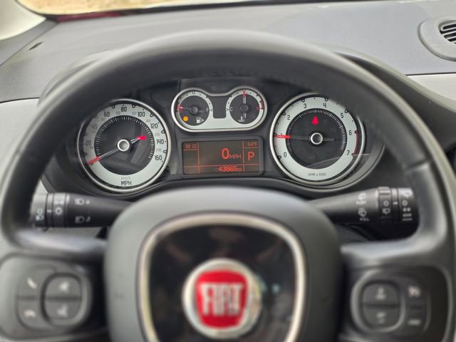 Used 2014 FIAT 500L Easy w/ Popular Equipment Group FWD image 28
