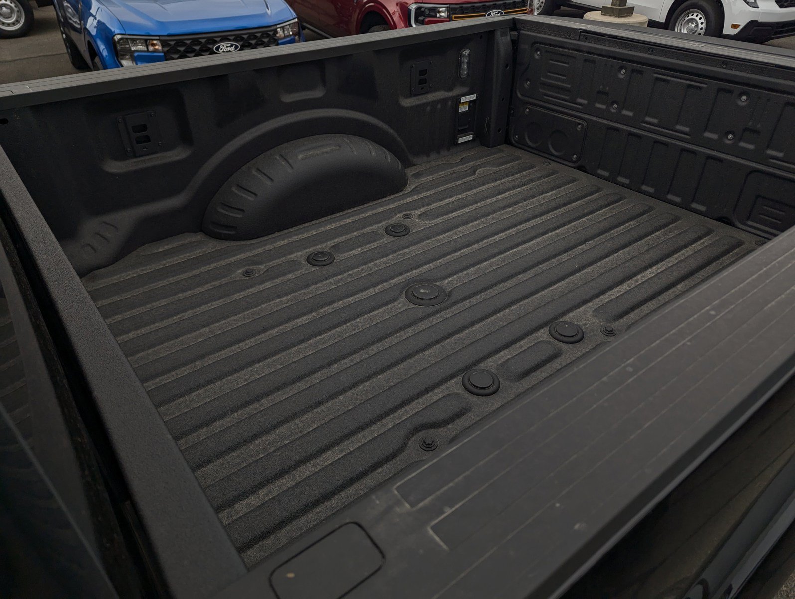 New 2026 Ford F250 Lariat w/ Black Appearance Package AWD/4WD image 8