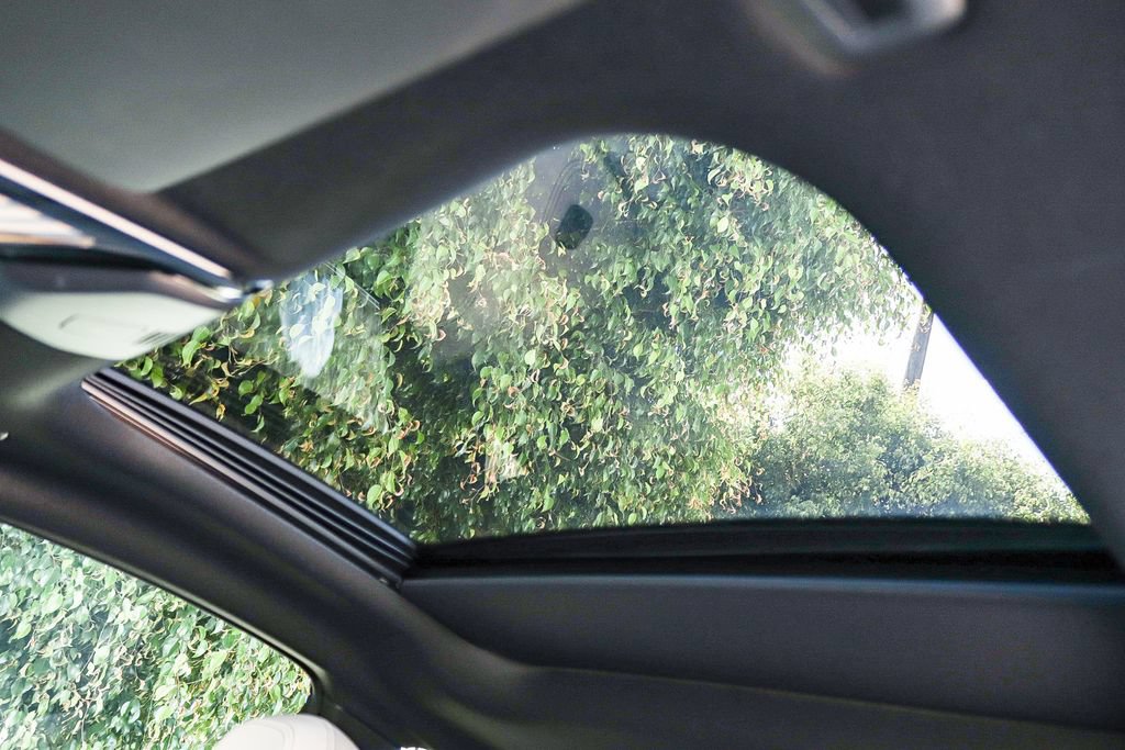 Used 2025 BMW 430i Coupe w/ Premium Package RWD image 29
