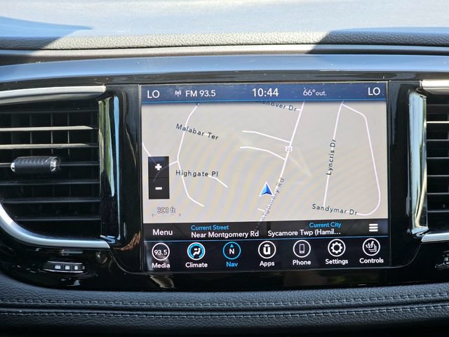 Used 2020 Chrysler Pacifica Limited w/ Tire & Wheel Group FWD image 40