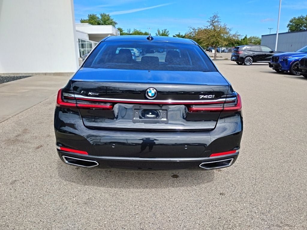 Used 2020 BMW 740i xDrive AWD/4WD image 4