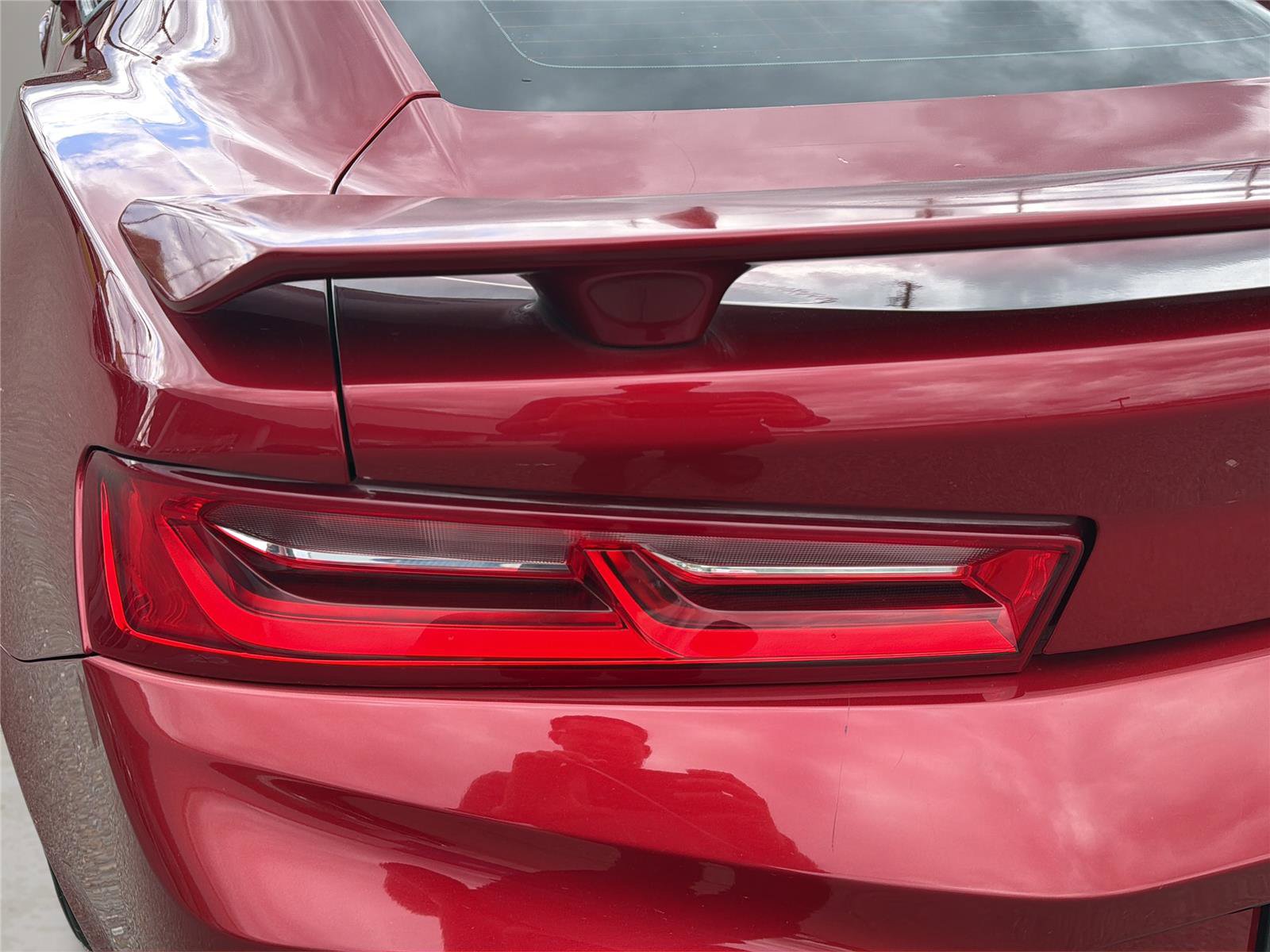 Used 2018 Chevrolet Camaro SS RWD image 32