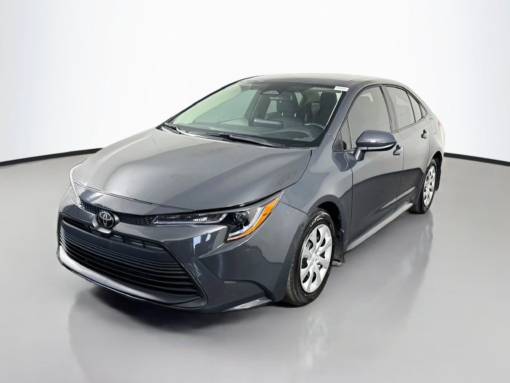 Used 2025 Toyota Corolla LE FWD image 4