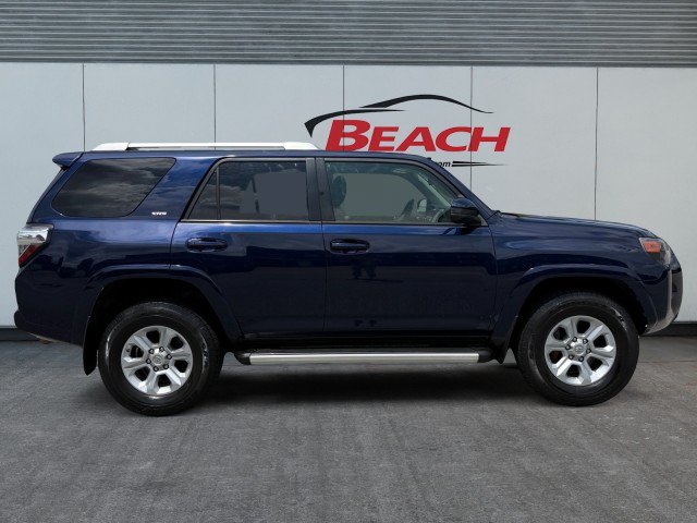 Used 2017 Toyota 4Runner SR5 AWD/4WD image 7